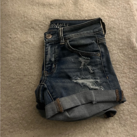 American Eagle size 2 jean shorts - Picture 3 of 4